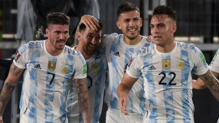 La Argentina goleó 3-0 a Uruguay con grandes actuaciones individuales y una superioridad colectiva notable.